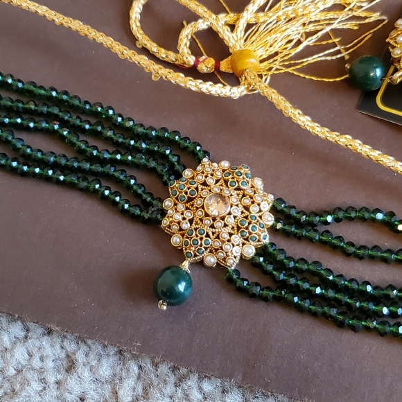 Pakistani green crystal choker set - Picture 3 of 5